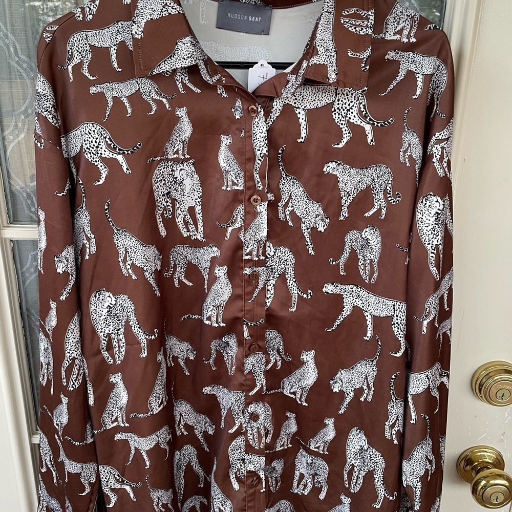 🐆 Hudson Gray Leopard Print Button-Down Blouse – Size L